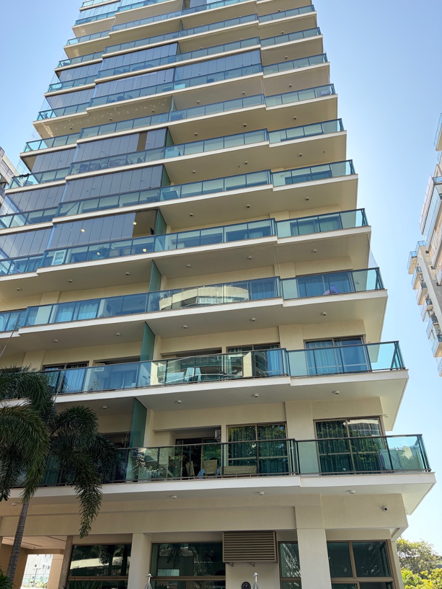 Prédio  moderno em Barra Olímpica, Rio de Janeiro — direto com proprietário