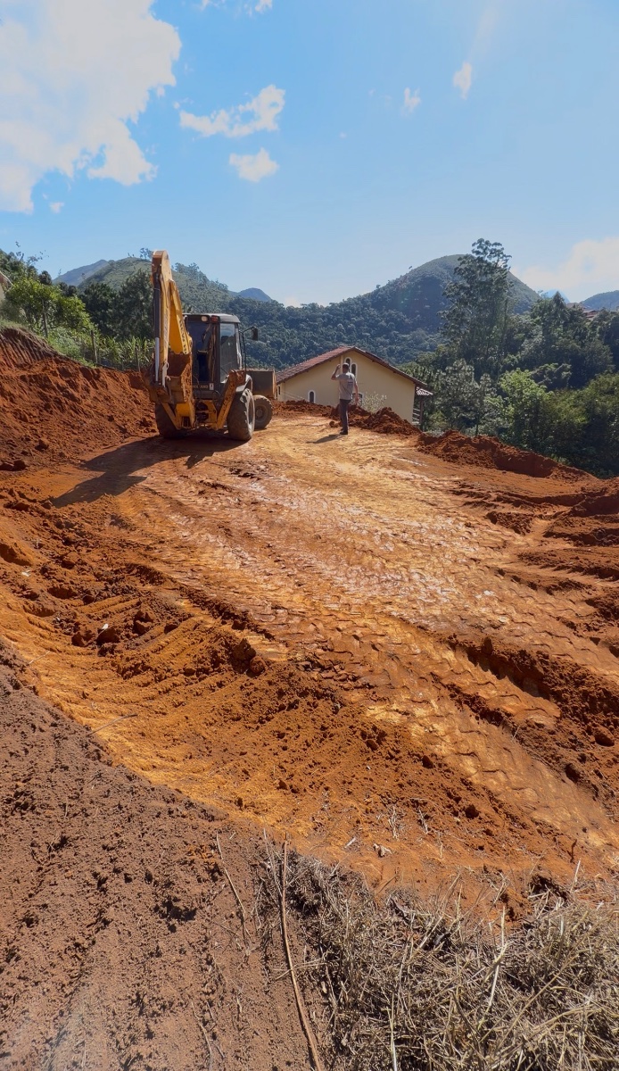 Dois lotes colodos, um com 1000 m² e o outro com 880 m², total 1880 m² em Petrópolis, RJ — direto com proprietário