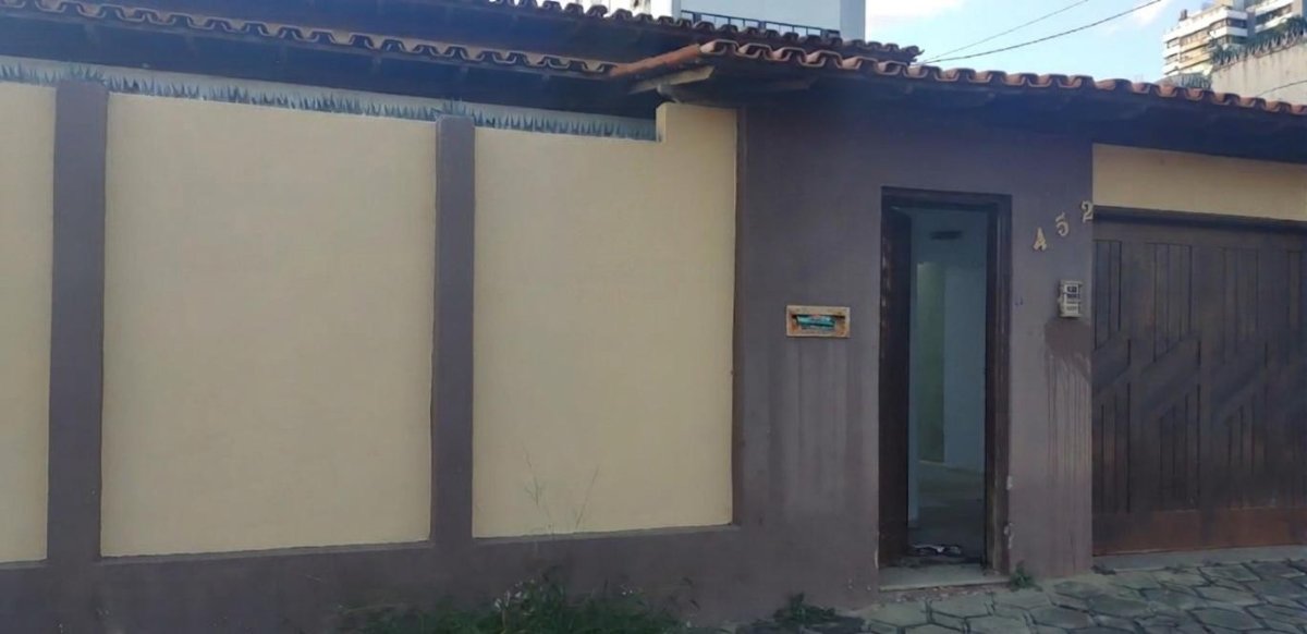 Casa ampla bem localizada proximo a pracinha do Gil Recreio em Vitória da Conquista, BA — direto com proprietário