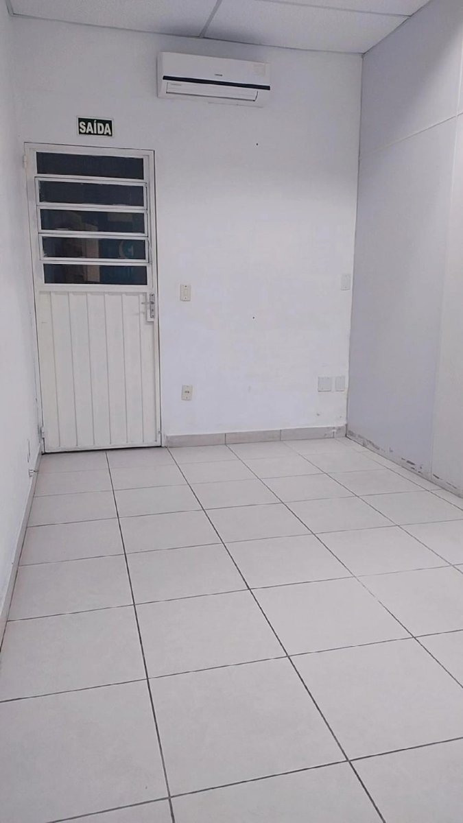 📍 Sala compacta de 12m², ideal para profissionais de todas a em Centro, Esteio — direto com proprietário