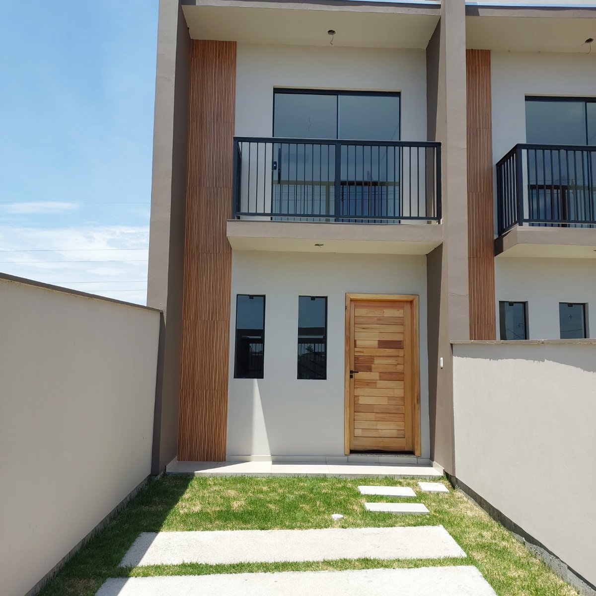 Casa sobrado de dois quartos em Imbituba em Nova Brasilia, Imbituba — direto com proprietário
