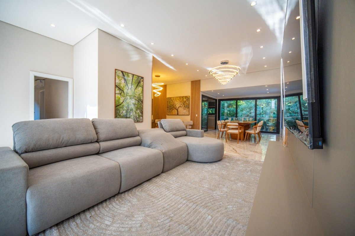 Casa Nova Porteira Fechada cond. Alphaville da Granja Viana em Carapicuíba, SP — direto com proprietário
