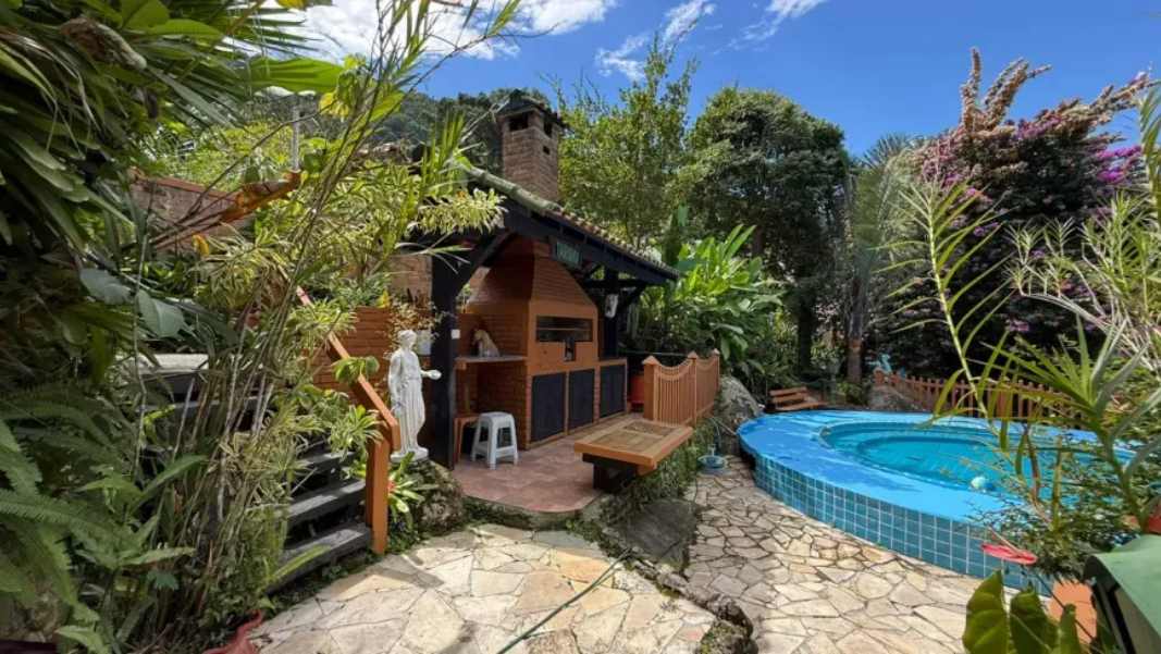 Casa com piscina, churrasqueira,sala de jogos, sauna, condomínio fecha em Mangaratiba, RJ — direto com proprietário