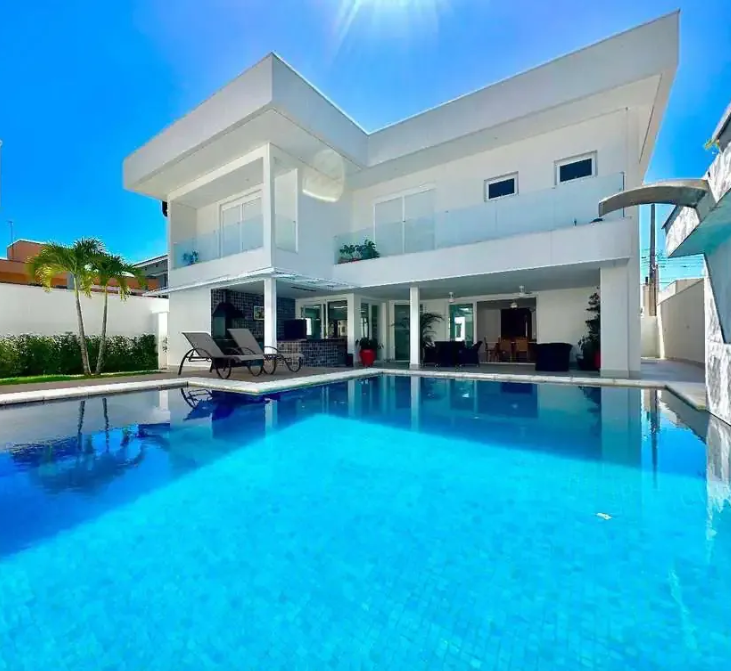 Casa espaçosa com piscina em Guarujá, SP — direto com proprietário