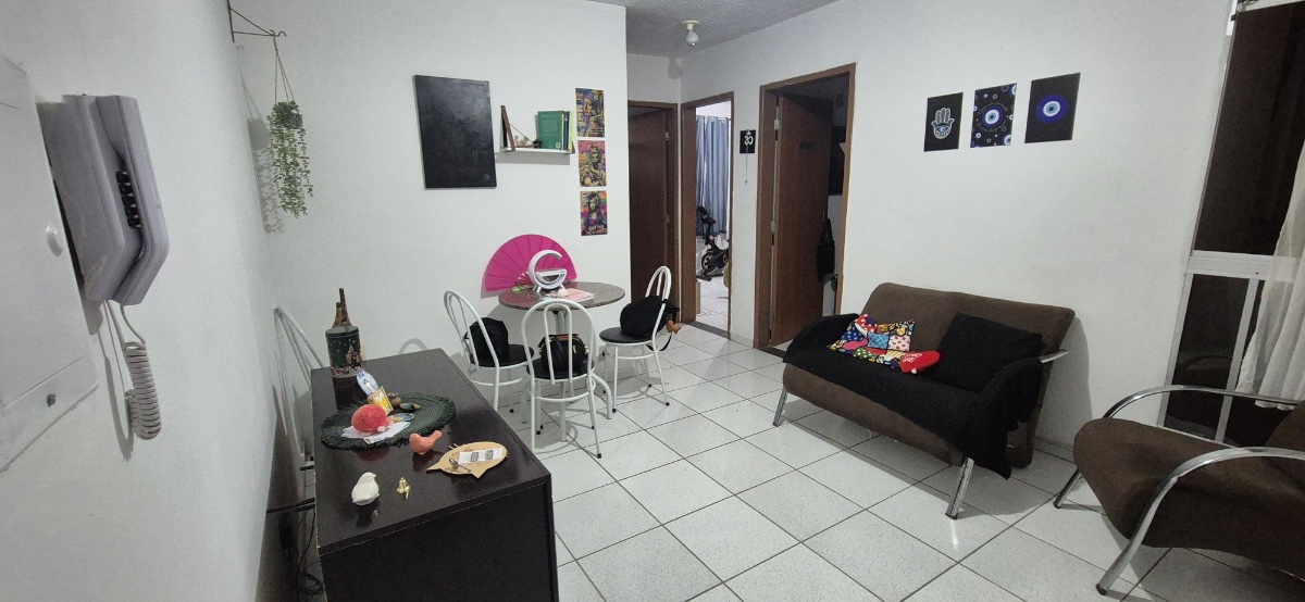 Quadra, salão de festa e vendinha.