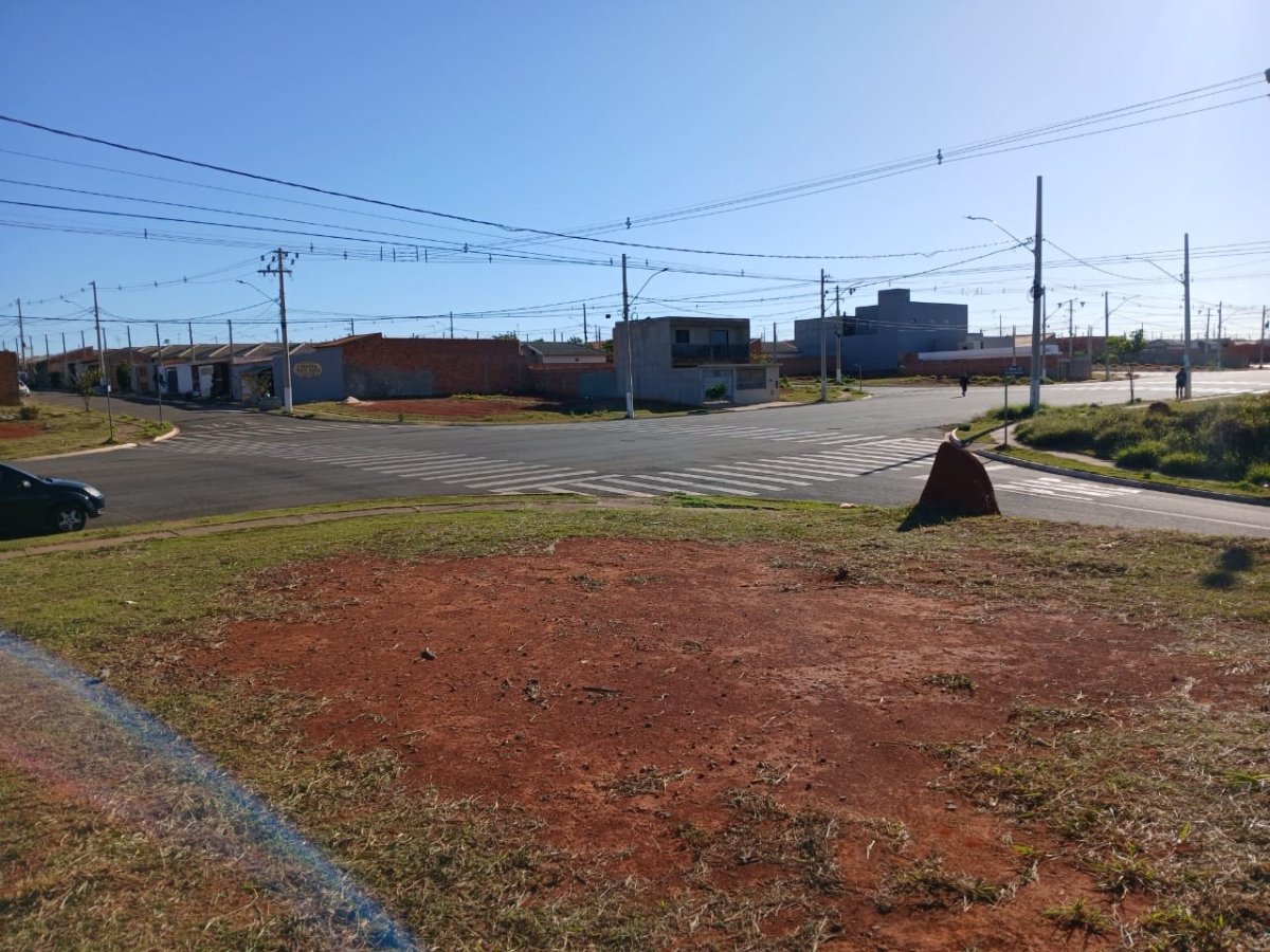 Terreno comercial em bairro grande com expansão comercial ativa. em Residencial Vida Nova Tatuí, Tatuí — direto com proprietário