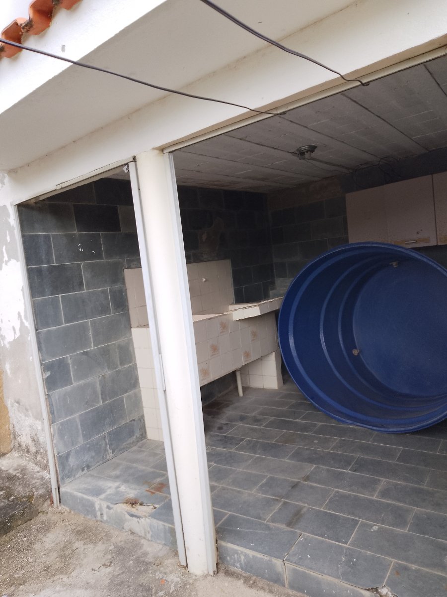 Casa para venda a vista ou comuma entrada. em Matadouro,, Barra do Piraí — direto com proprietário