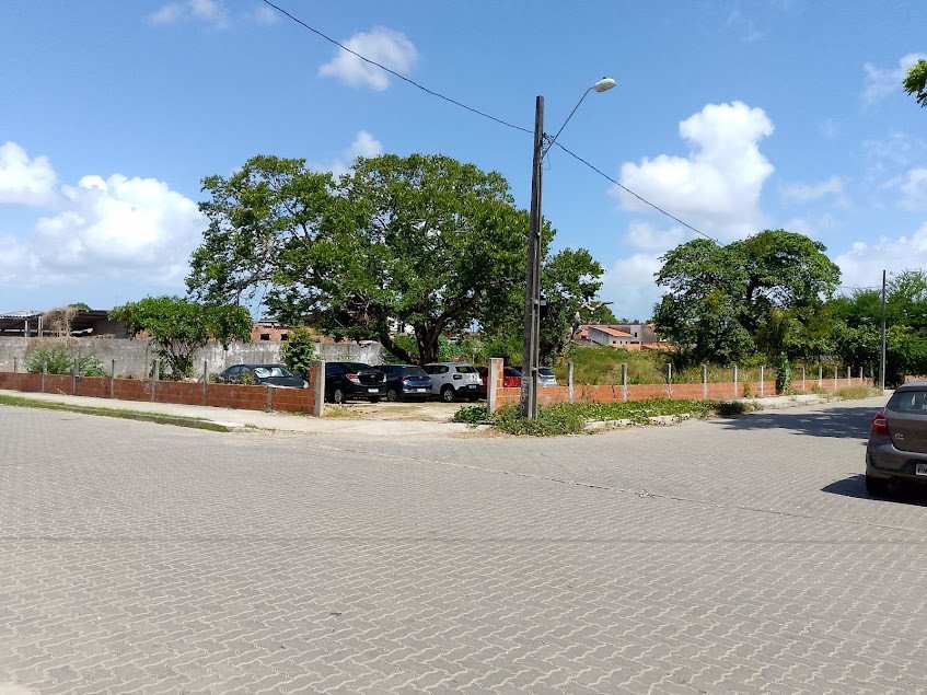 TERRENO BAIRRO BARROSO - KM 08 BR 116 - TERRENO DE ESQUINA 2MIL M² em Fortaleza, CE — direto com proprietário