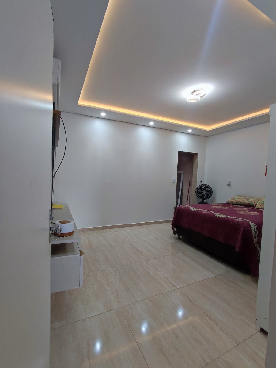 Casa com piscina , quarto com suíte, garagem espaço para comércio em Fortaleza, CE — direto com proprietário