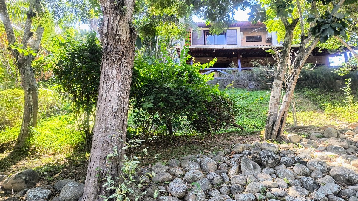 Casa decorada com bom gosto no melhor condomínio de Saquarema em Porto Novo, Saquarema — direto com proprietário