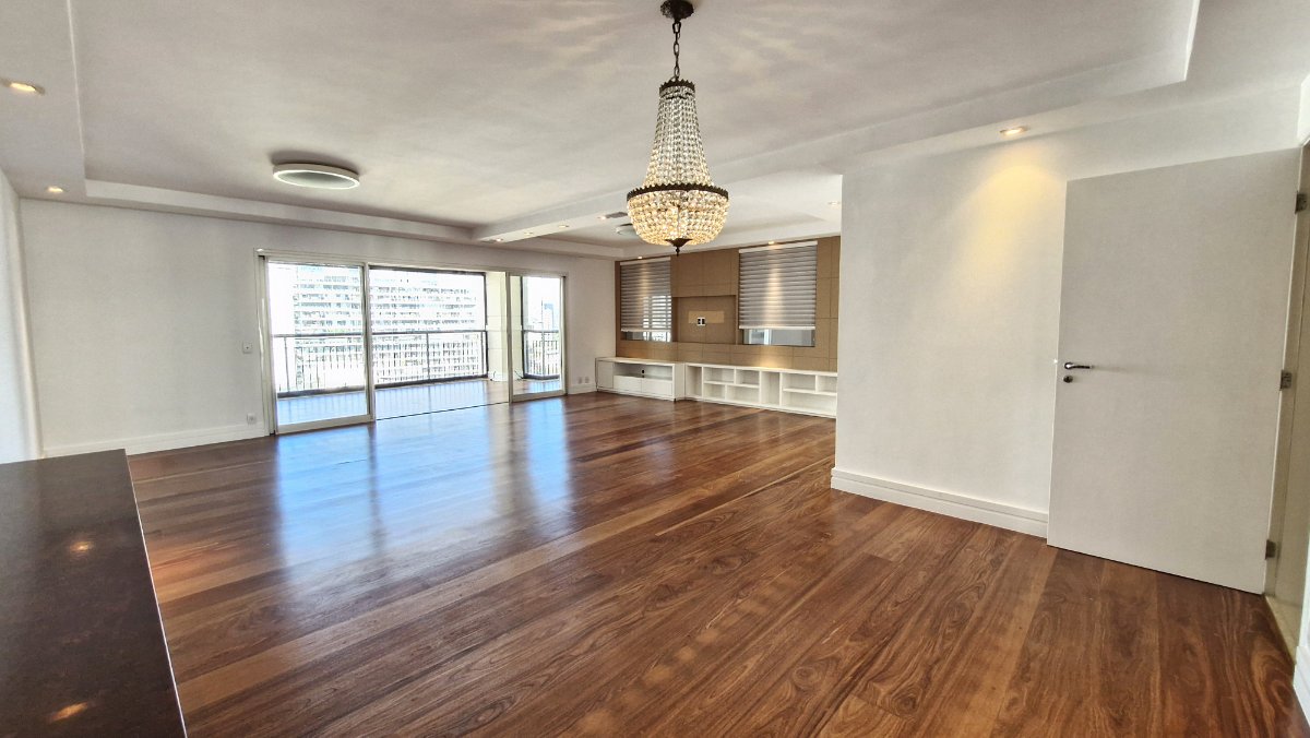Vila Nova Conceição, Apto Clube 235m², 3 suítes e lazer de 5.500m² em São Paulo, SP — direto com proprietário